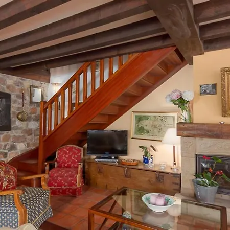 Charming House With View Calgar