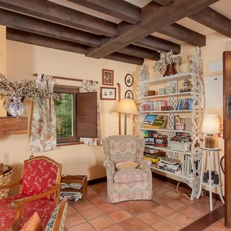 Dom wakacyjny Charming House With View *