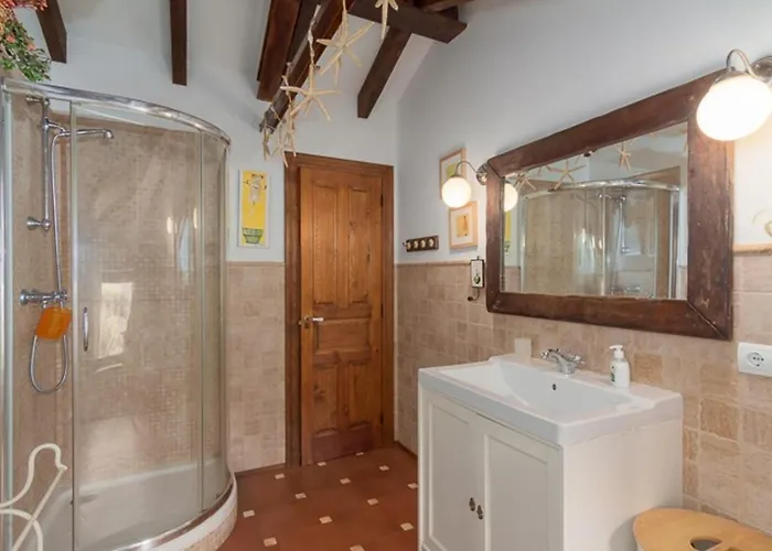 Charming House With View * Calgar