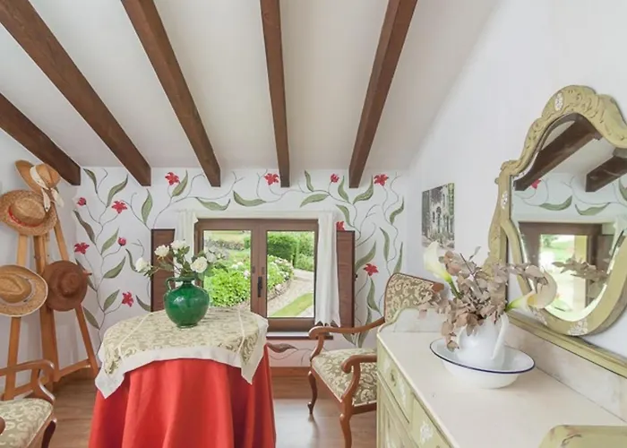 Prázdninový dům Charming House With View *