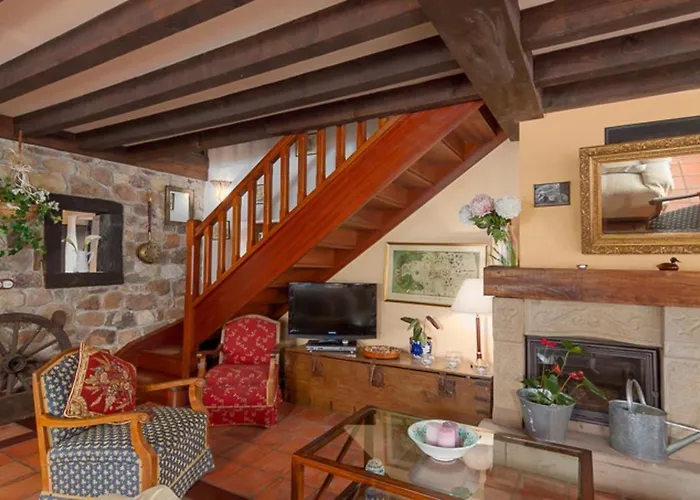 Charming House With View Calgar