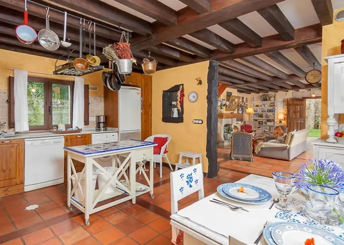 Charming House With View Calgar